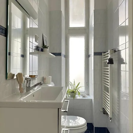 Apartment Cozy With Secret Garden